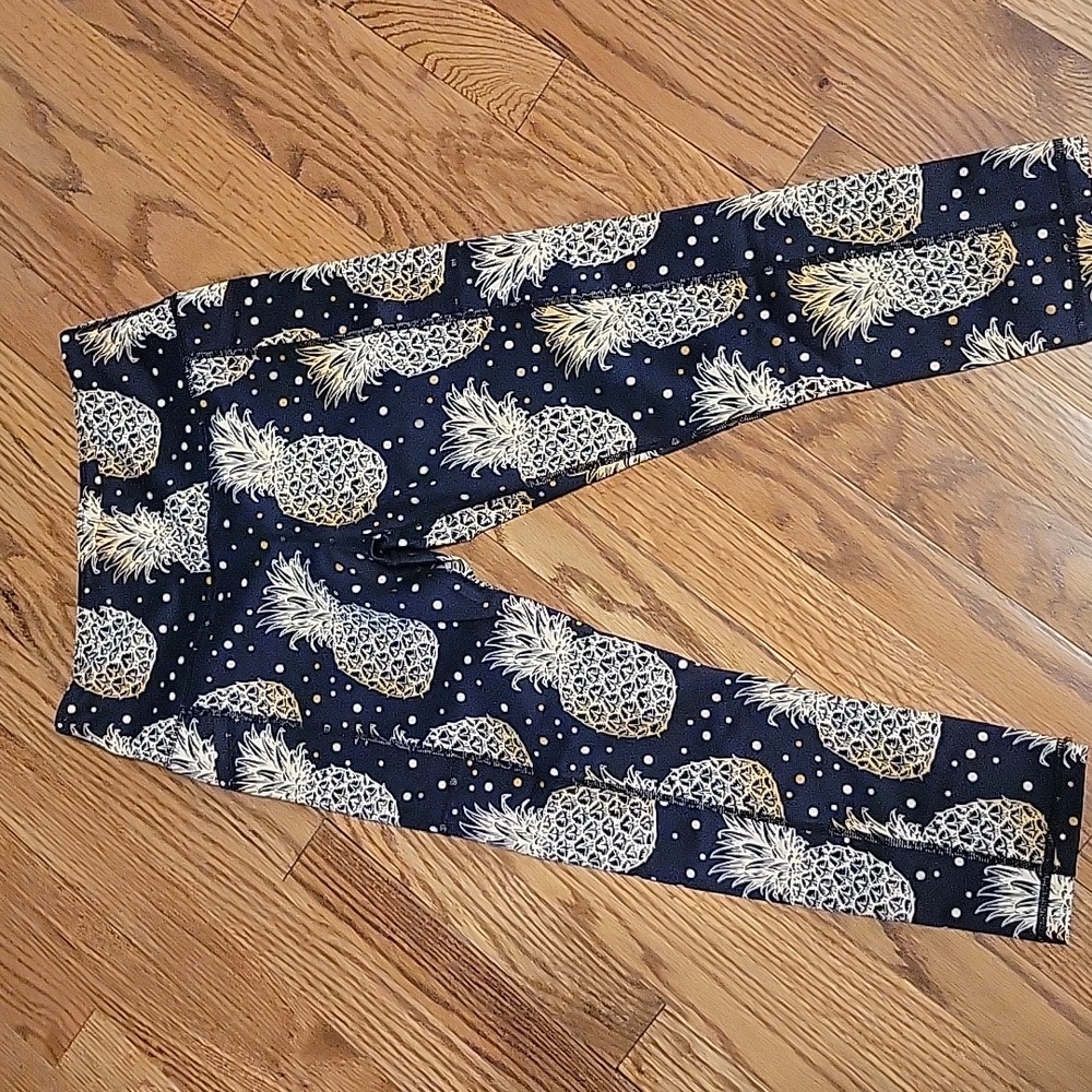 Constantly varied gear cropped leggings xs pineapple